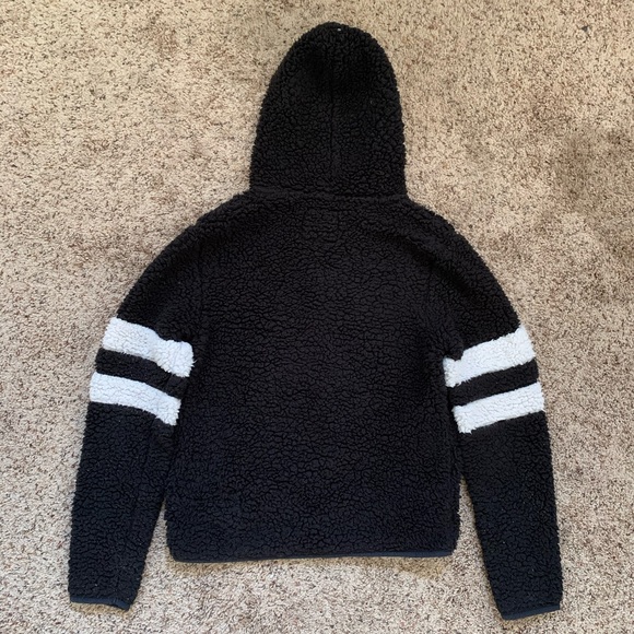 fuzzy zip up ☁️ - Picture 2 of 2